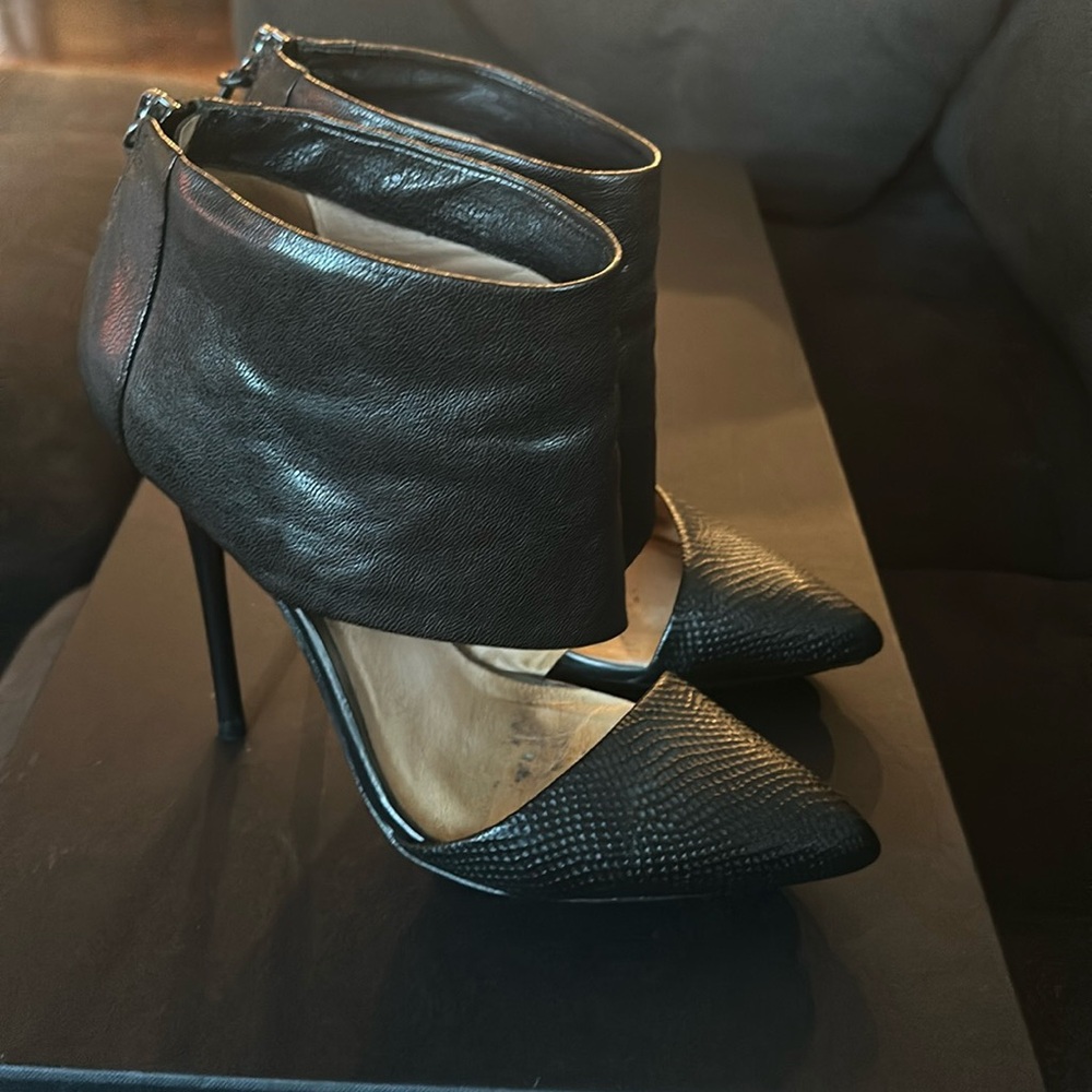 Lamb by Gwen Stefani black pumps